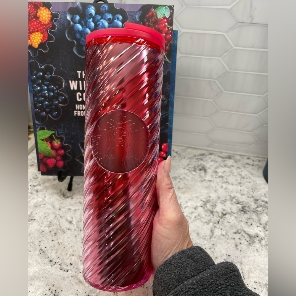 Starbucks Pink Spiral Swirl Stripe Textured Water Bottle Tumbler. NWT. Pretty!